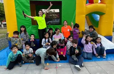 Foto 7 de una celebración animada por Always Kids